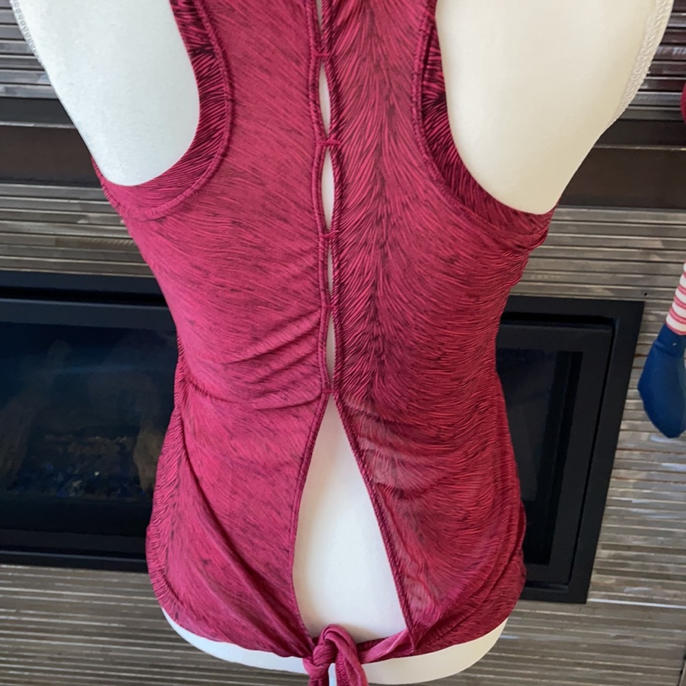 Workout Top - Picture 3 of 4